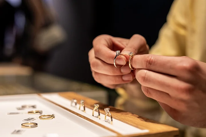 pierścionek zaręczynowy z brylantem