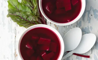 Zakwas na barszcz wigilijny z buraków, który zaskoczy swoim smakiem