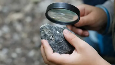 Małe odkrywcy z Będzina ruszają w naukową podróż. Zajęcia są bezpłatne