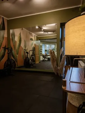 Grafika promocyjna wydarzenia Party Naya — impreza urodzinowa 28 marca 2026