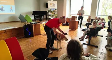 W Będzinie dzieci sprawdzały, jak naprawdę pomaga się osobom niewidomym