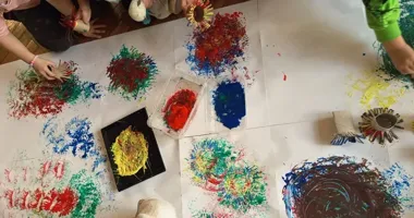 Papierowe fajerwerki rozświetliły bibliotekę - Fantazji ożywiła Ksawerę