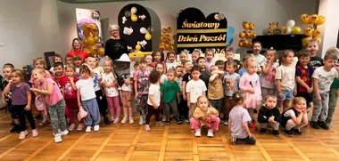 Miodowe bzyczenie w bibliotece - Będzin świętował pszczoły z dziećmi