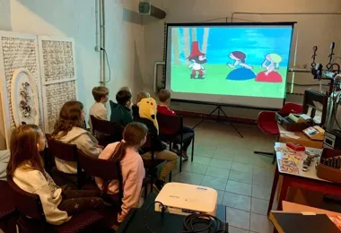 Baśniowa Noc Andersena w Będzinie zabrała dzieci prosto do lat 80.