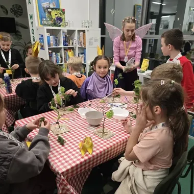 Baśniowa noc w Będzinie - Andersen znów połączył bibliotekę i teatr