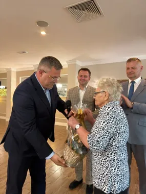 Seniorzy w Będzinie świętowali Dzień Matki. Padły ciepłe życzenia