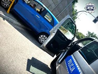 Radiowozy miały trafić do warsztatu, a policjanci ruszyli w pościg