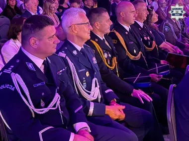 Mundur zamiast zwykłej ławki. Uczniowie zaczęli rok w klasach mundurowych