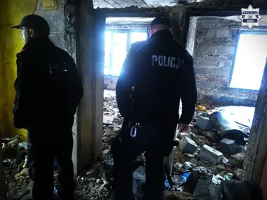 Zima nie wybacza - Policja apeluje i kontroluje miejsca, gdzie mogą przebywać bezdomni