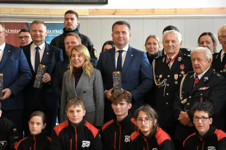 Strażackie święto w Grodźcu. Wręczono odznaczenia i padły podziękowania
