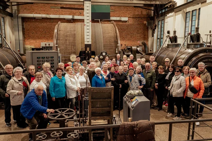 Seniorzy z Będzina pojechali śladem ognia i przemysłu na Śląsku