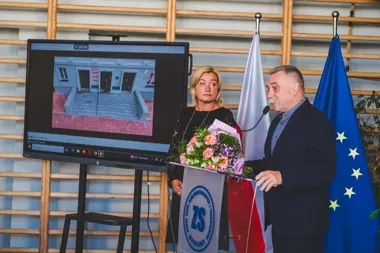 Uczniowie wrócili do szkół. Przedstawiciele powiatu byli w wielu placówkach