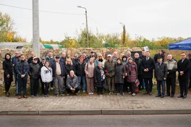Dwa nowe miejsca pamięci w Będzinie. Odsłonięto mur i tablicę
