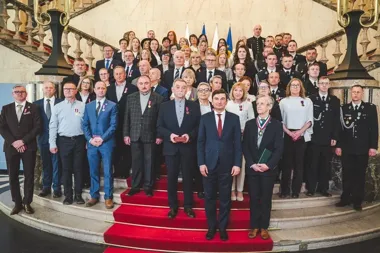 Brązowe medale dla ludzi kultury. W Katowicach uhonorowano Iwonę Szaleniec i Jana Powałkę