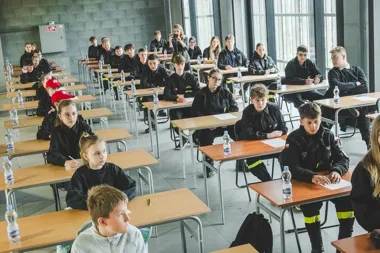 Pożarnicza wiedza w Dobieszowicach. 38 uczniów stanęło do finału