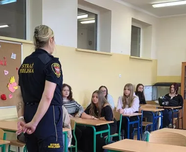 Uczniowie ósmych klas ze Sławkowa uczą się, jak bezpiecznie poruszać się w Sieci